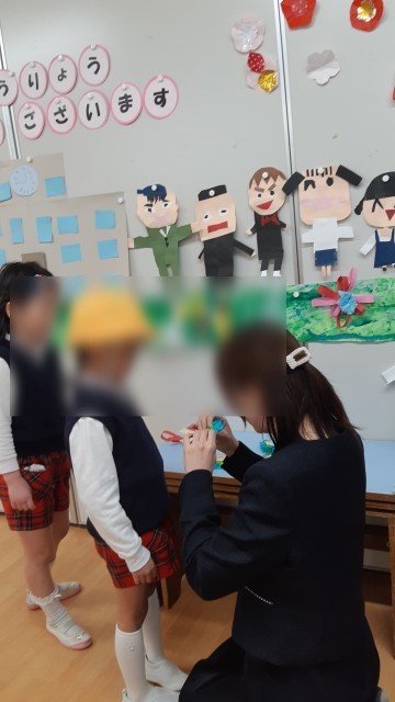 修了児が胸に着けていたのは、お家の方の手づくりコサージュでした