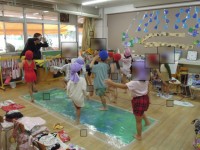 入水前には元気に準備体操！