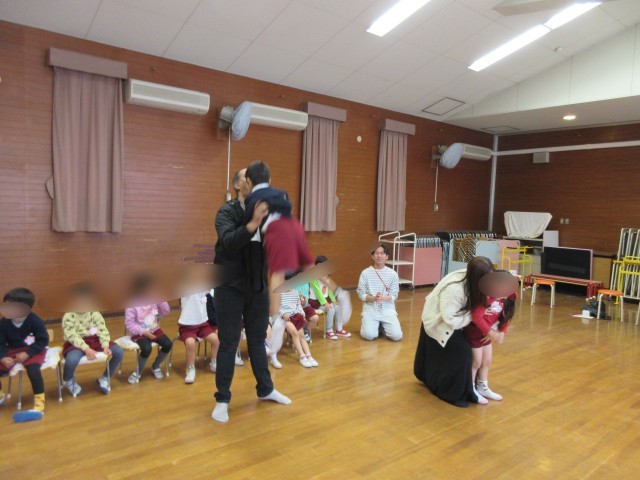 おうちの人となかよし遊び♪