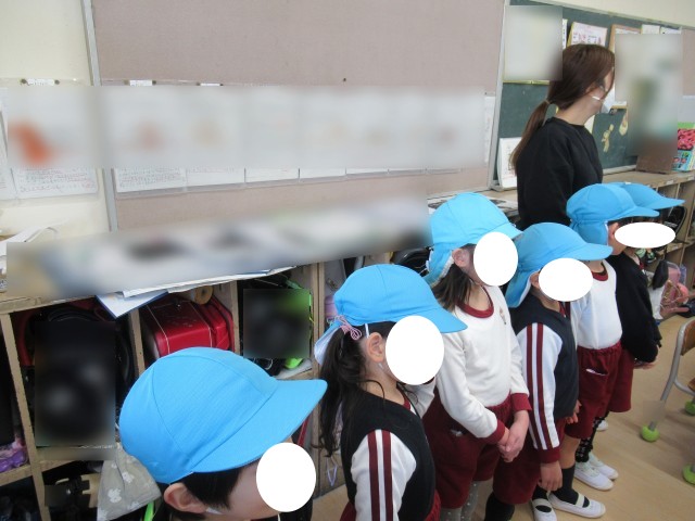 1年生　算数の授業(時計)を見学しました