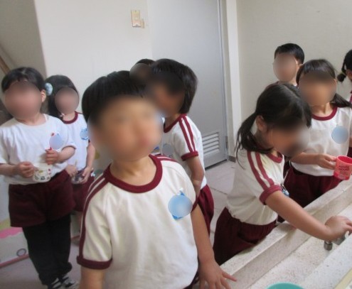 指導後にみんなでぶくぶくうがいをしました