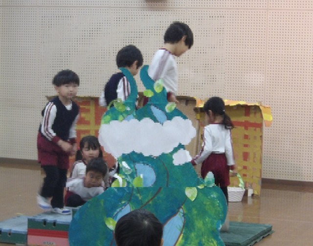 ５歳児『ジャックと豆の木』ごっこ